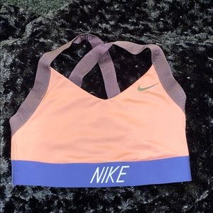 Nike sports bra💙
